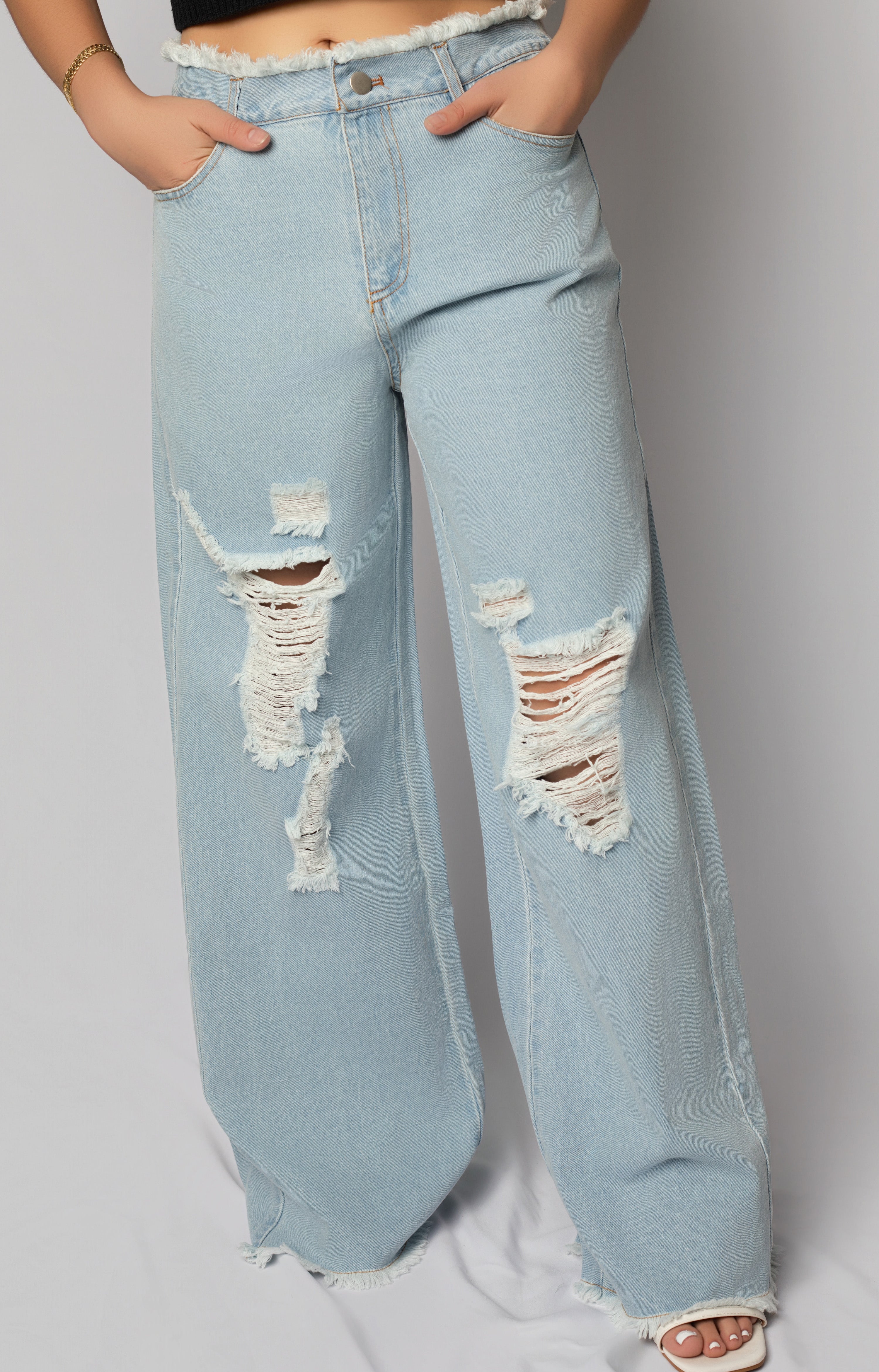 Distressed Wide Jean