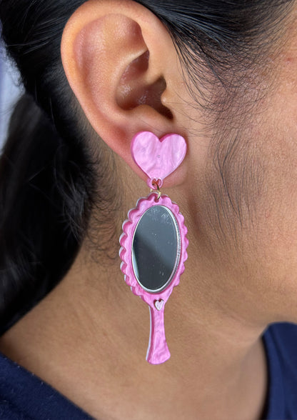 REFLECTIVE HAND MIRROR AND HEART EARRINGS