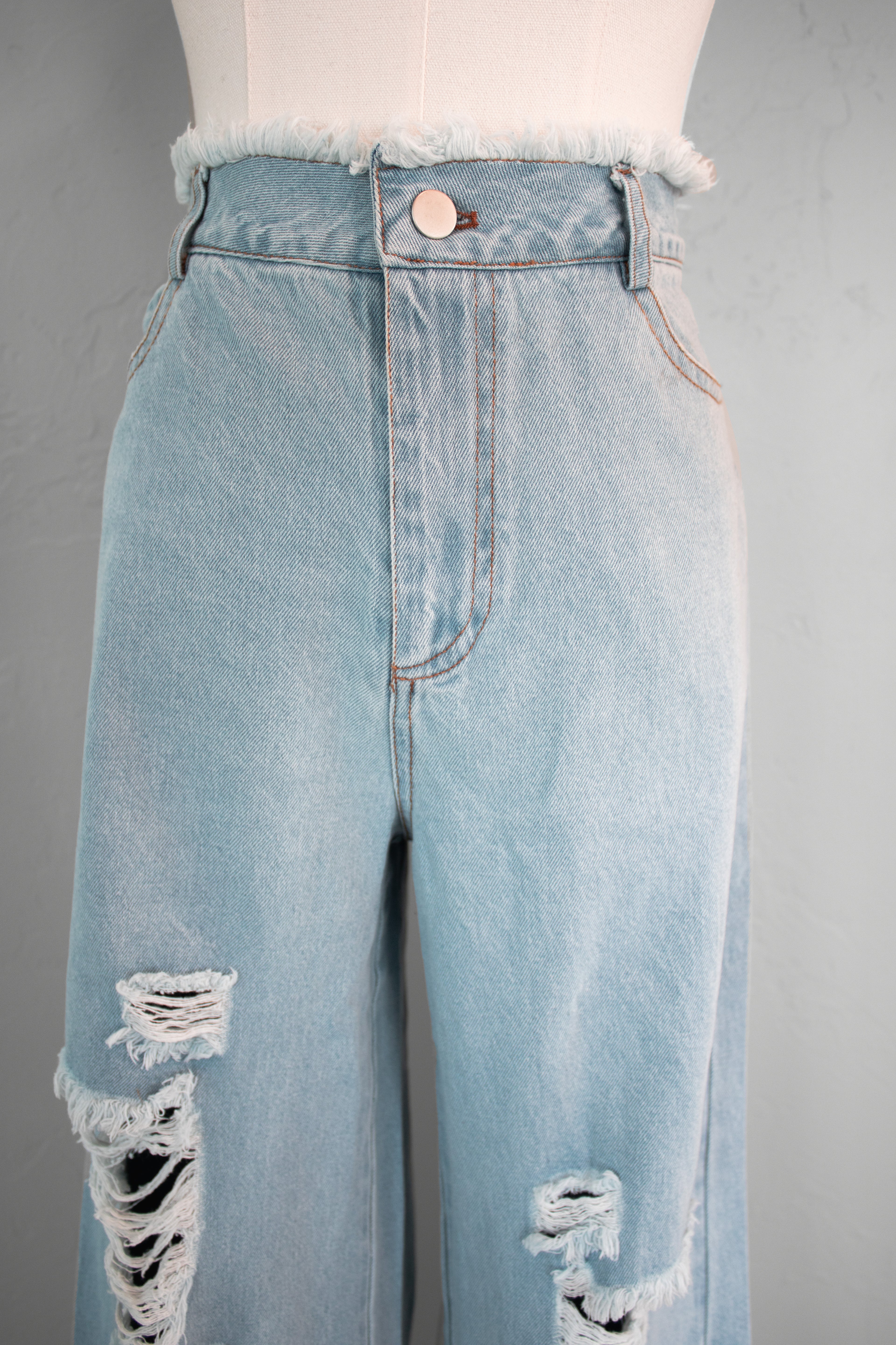 Distressed Wide Jean